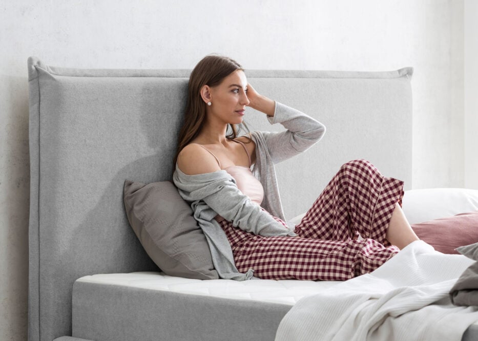 Bett mit Bettkasten in Teddystoff London – Bild 6