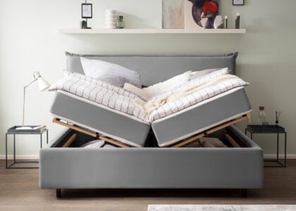 Bett mit Bettkasten in Velours London