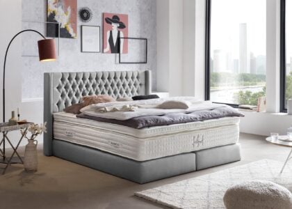 Boxspringbett Florida im Chesterfield Design mit Ohren hellgrau ohne Füße Hellgrau