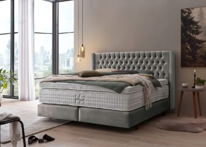 Boxspringbett Florida im Chesterfield Design mit Ohren Samt Silber