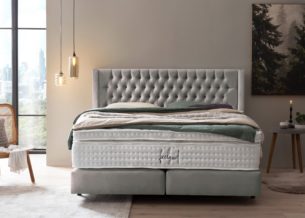 Boxspringbett Florida im Chesterfield Design mit Ohren Samt Silber
