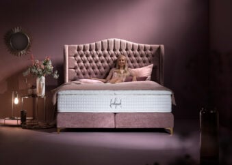 Boxspringbett in Teddystoff Maison