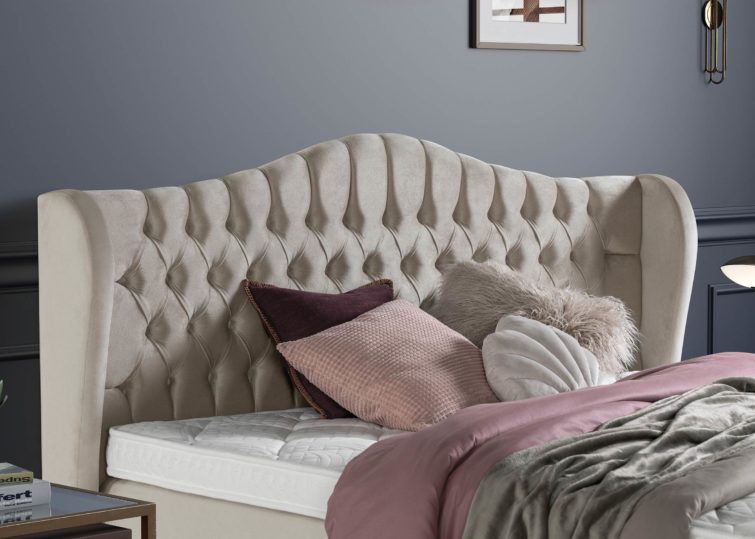 Boxspringbett mit Bettkasten Maison Kopfteil mit Ohren in Creme Samt