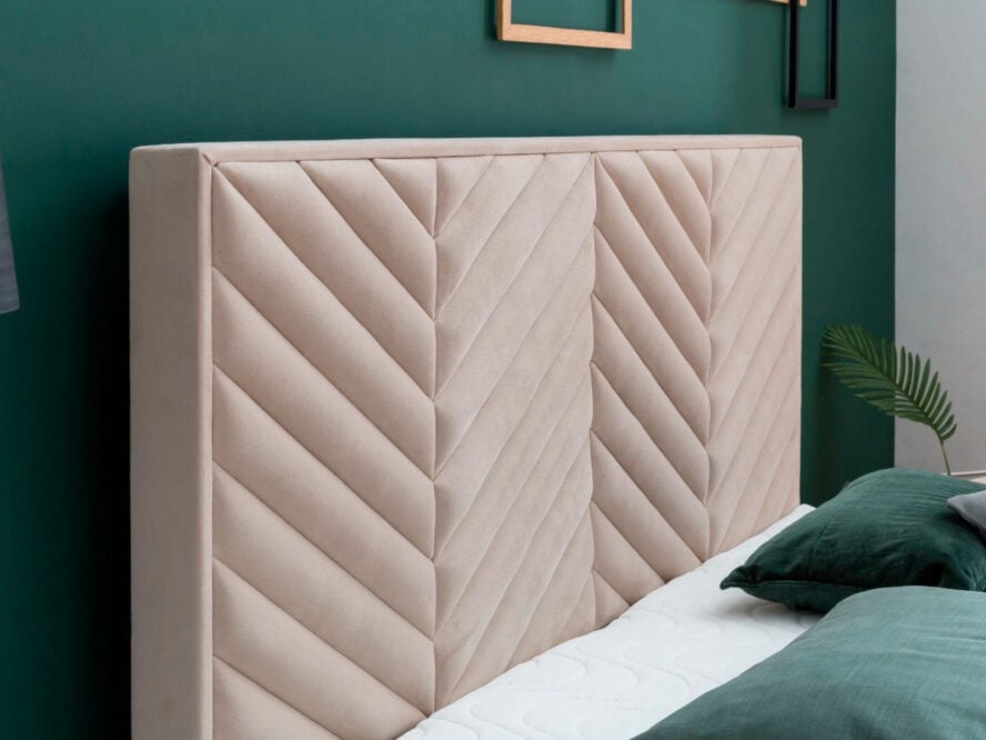 Kopfteil vom Boxspringbett Mona mit V-Steppung in Samt Creme