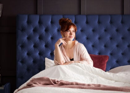 Luxusbett mit Bettkasten Plaza in Velvet Royalblau