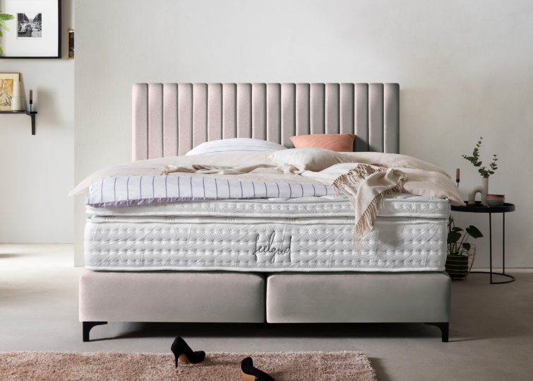 Boxspringbett Paris modernes Kopfteil mit vertikalen Linien in Samt Silber