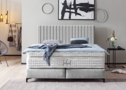 Boxspringbett Paris modernes Kopfteil mit vertikalen Linien in Webstoff Hellgrau