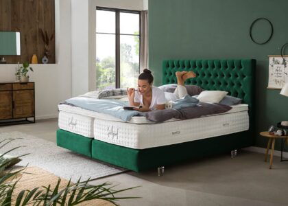 Boxspringbett Vegas 180x200 cm in Samt Smaragd mit variablen Matratzen, Topper und Acrylfüßen