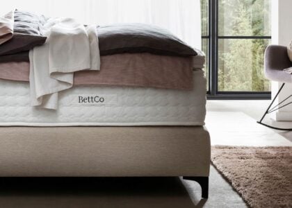 Boxspringbett in Webstoff Beige