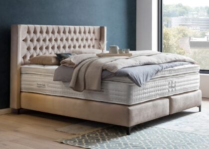 Boxspringbett Florida im Chesterfield Design mit Ohren Velour Taupe