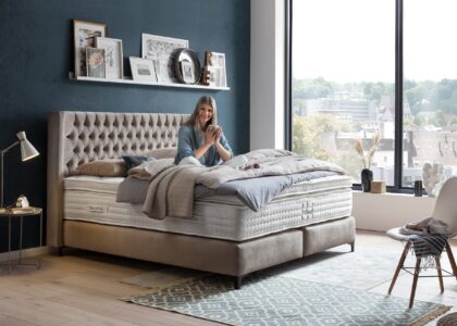 Boxspringbett Florida im Chesterfield Design mit Ohren Velour Taupe