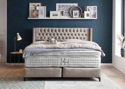 Boxspringbett Florida im Chesterfield Design mit Ohren Velour Taupe