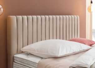 Boxspringbett Paris modernes Kopfteil mit vertikalen Linien in Velour Creme