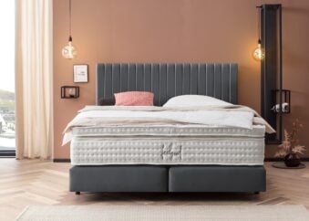 Boxspringbett Paris modernes Kopfteil mit vertikalen Linien in Velour Dunkelgrau