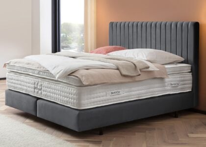 Boxspringbett Paris modernes Kopfteil mit vertikalen Linien in Velour Dunkelgrau