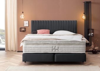 Boxspringbett Paris modernes Kopfteil mit vertikalen Linien in Velour Schwarz