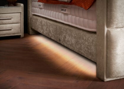 Luxus Boxspringbett Keno in Matrix Samt Creme