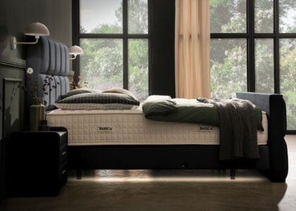 Luxus Boxspringbett Keno in Picasso Velourstoff Schwarz