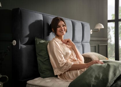 Luxus Boxspringbett Keno in Picasso Velourstoff Schwarz