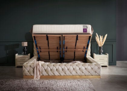 Luxus Boxspringbett Mit Bettkasten Crowne in Creme Matrix Samtstoff