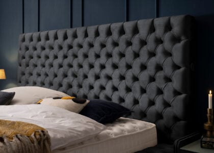 Luxus Boxspringbett Plaza in Picasso Velourstoff Schwarz