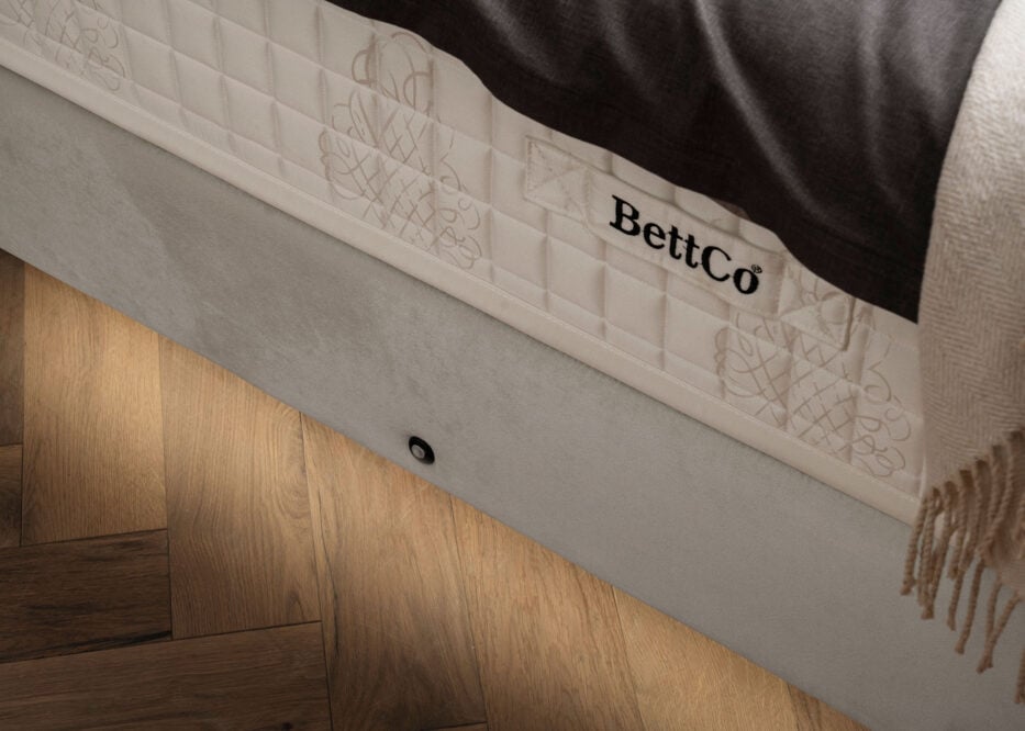 Luxus Boxsprıngbett Saılor ın Picasso Velourstoff Altweiss