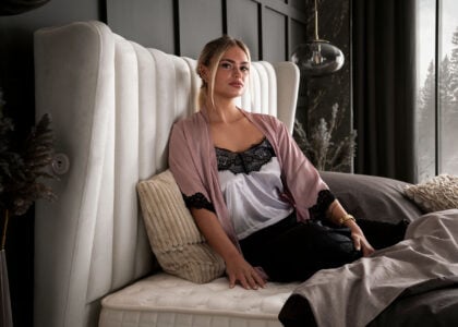 Luxus Boxsprıngbett Saılor ın Picasso Velourstoff Altweiss