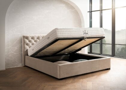 Polsterbett Stella mit Bettkasten in Altweiss Velours