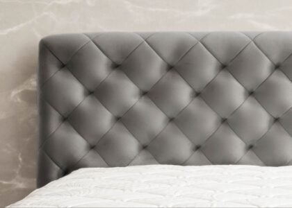 Polsterbett Stella mit Bettkasten in Grau Velours